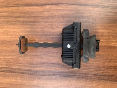 Ограничитель двери Перед Лев BMW X5 E70 51217141024 б/у 51217141024BUT
