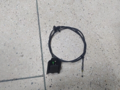 Трос открывания замка капота с ручкой OEM 8216065J025PK SUZUKI